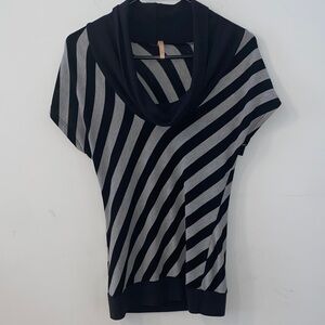 5/$50 Y2K Calix Black & Gray Striped Short Sleeve Cowl Neck Top Size Small